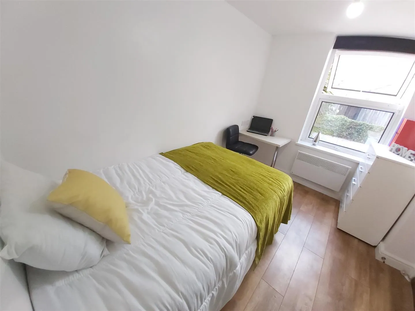 Fully Furnished Student Ensuite Near UoB