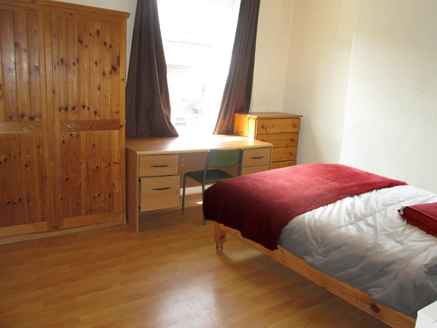 Fully Furnished Student Ensuite Near UoB