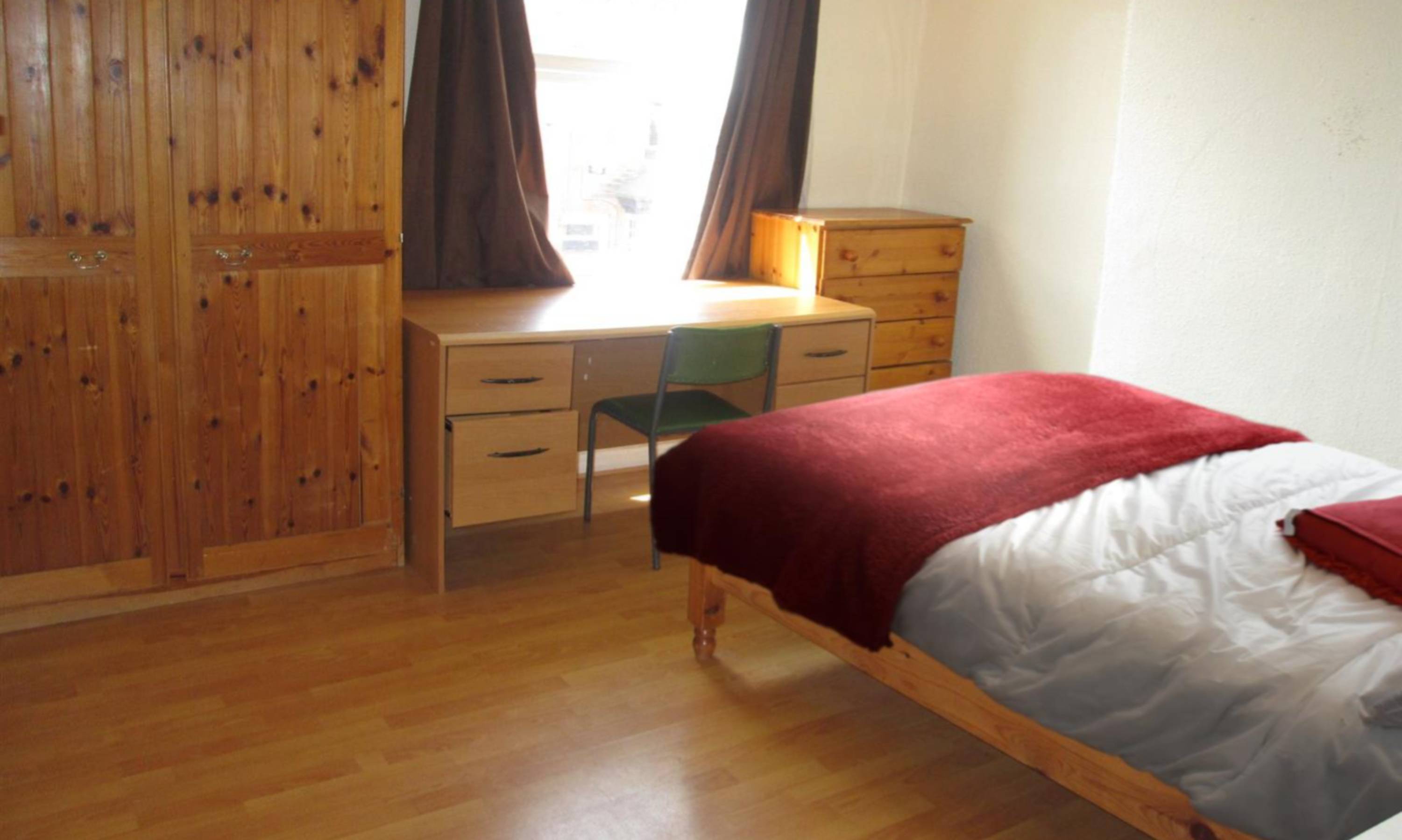 Fully Furnished Student Ensuite Near UoB