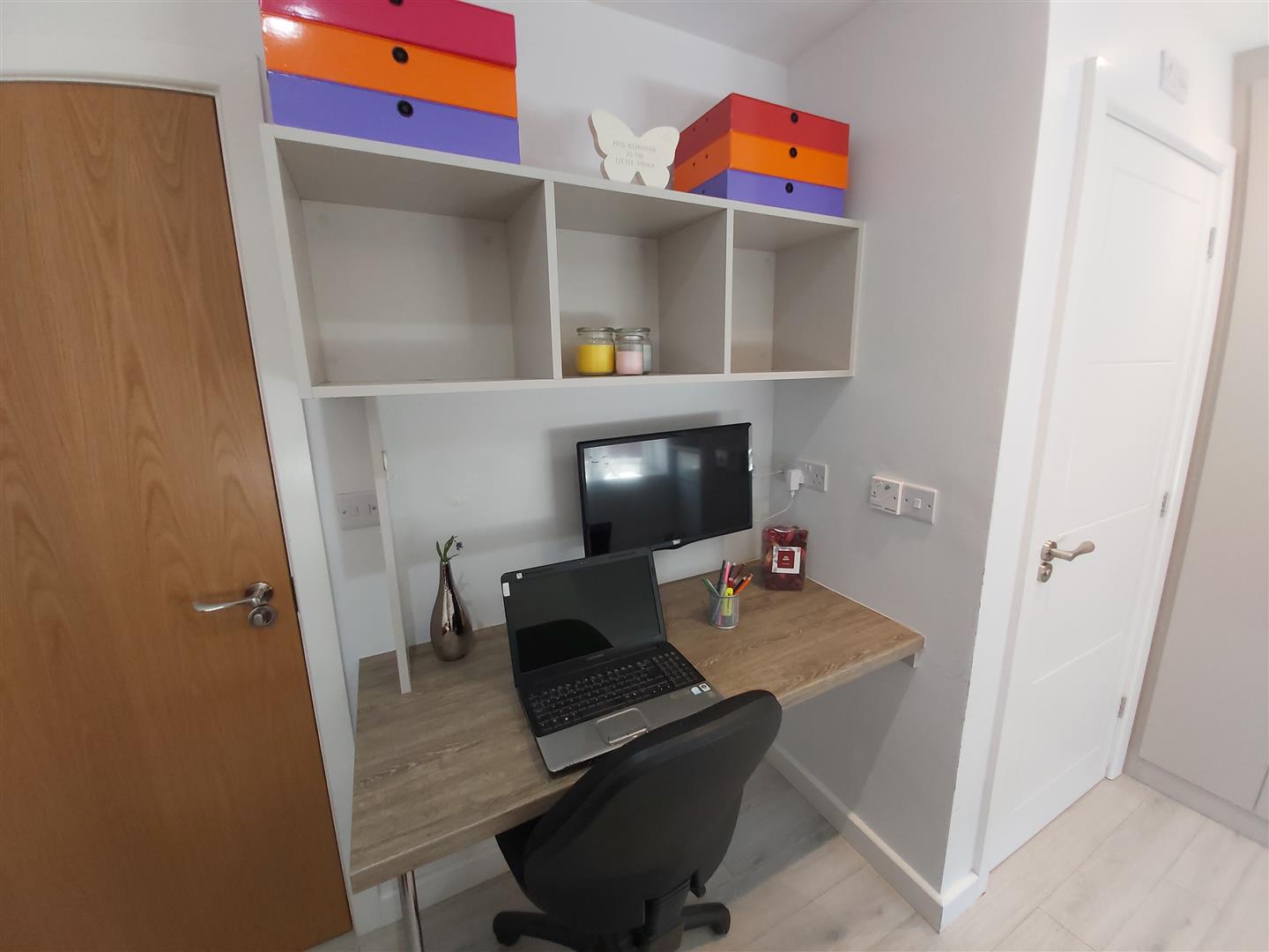 Unihouse Close