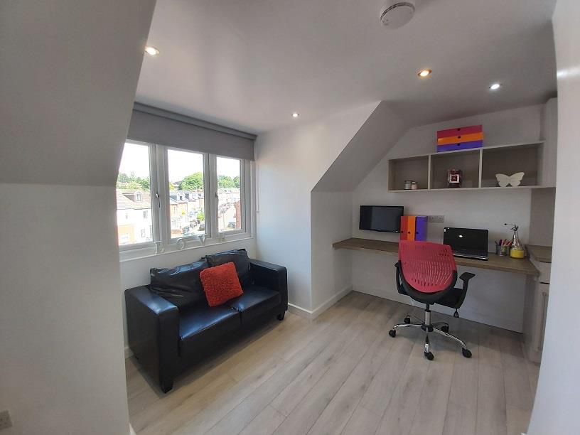 Unihouse Mews