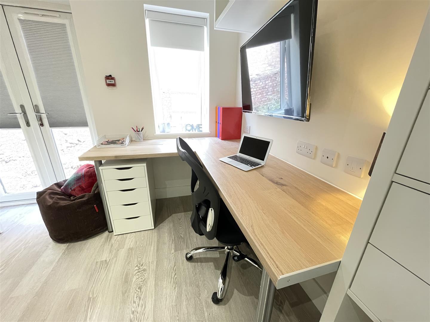 Unihouse Mews